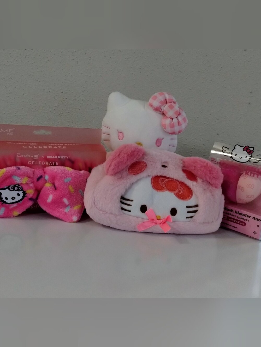 Hello Kitty X Creme Shop 3 Piece Bundle New